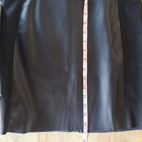 Faux leather skirt - Picture 2 of 6